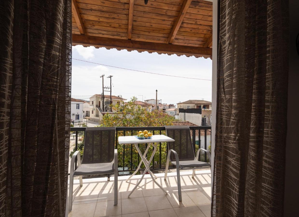 Tsimiklis Apartments Finikounta Exterior foto